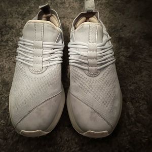 Lane-Eight Althetic Shoes